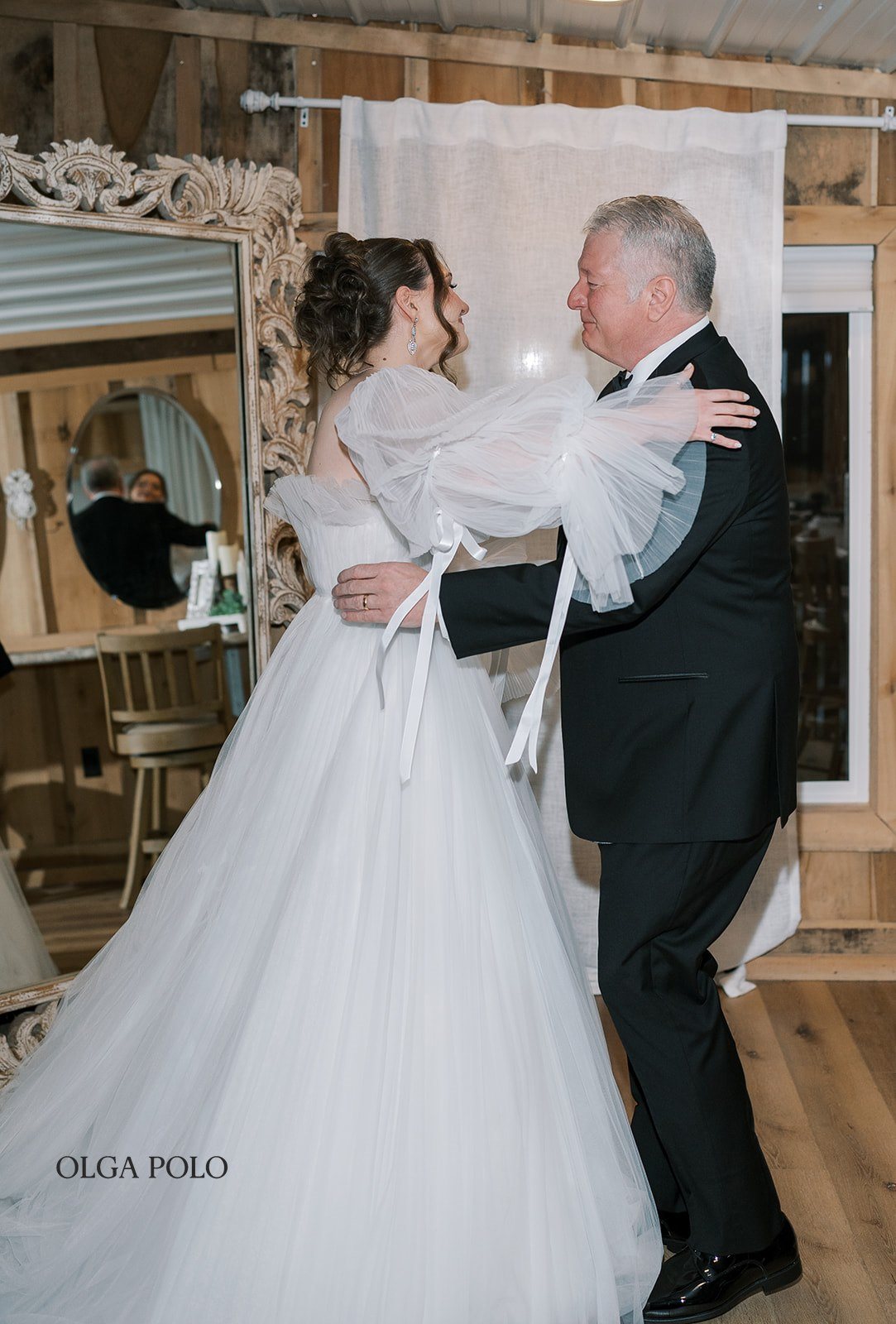 Maia meeting her father for a first look before the ceremony