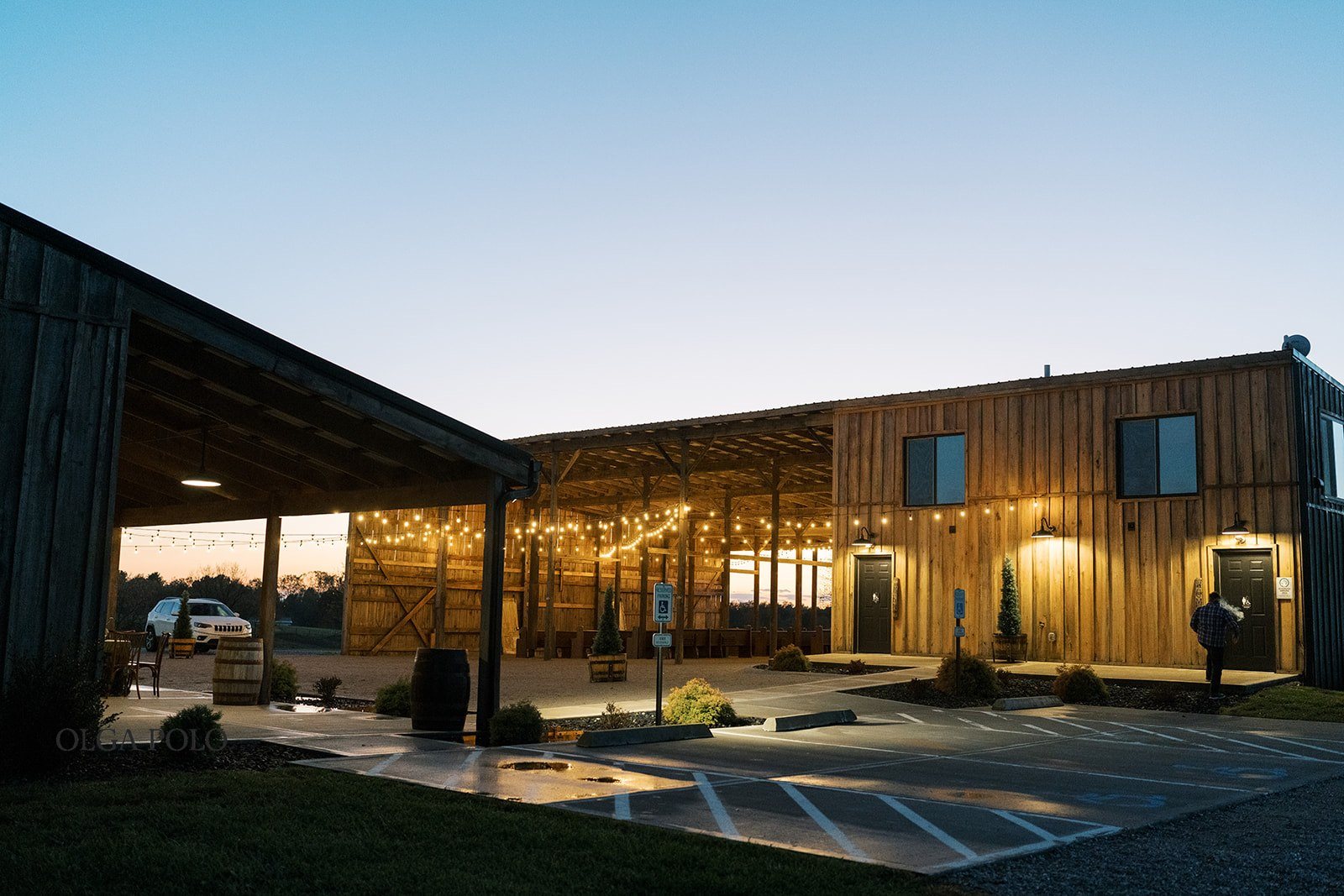 Boone Valley Farm exterior during Maia and Troy's wedding celebration
