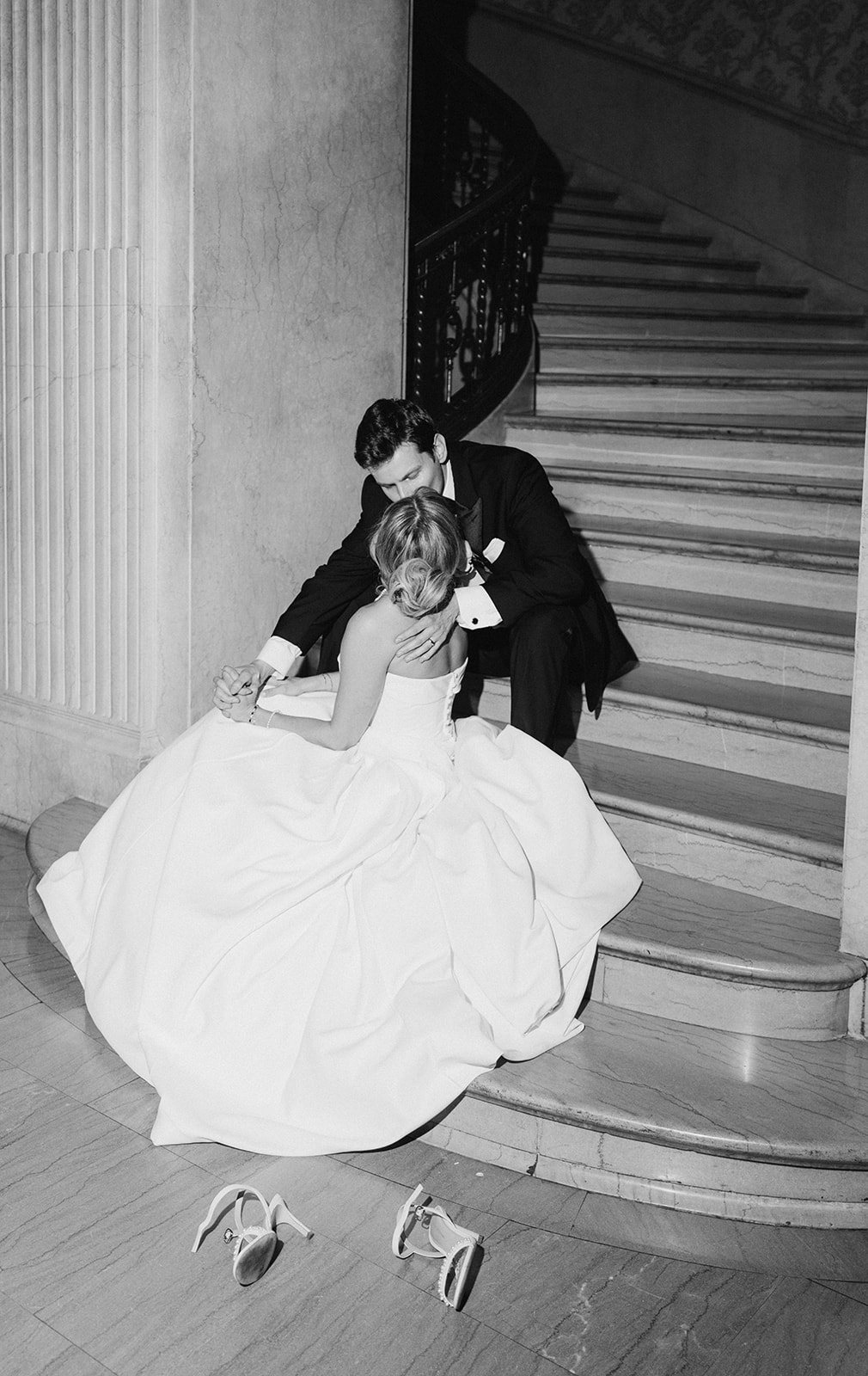 Andee & Quinn wedding at The Cincinnati Club: staircase couple black white.