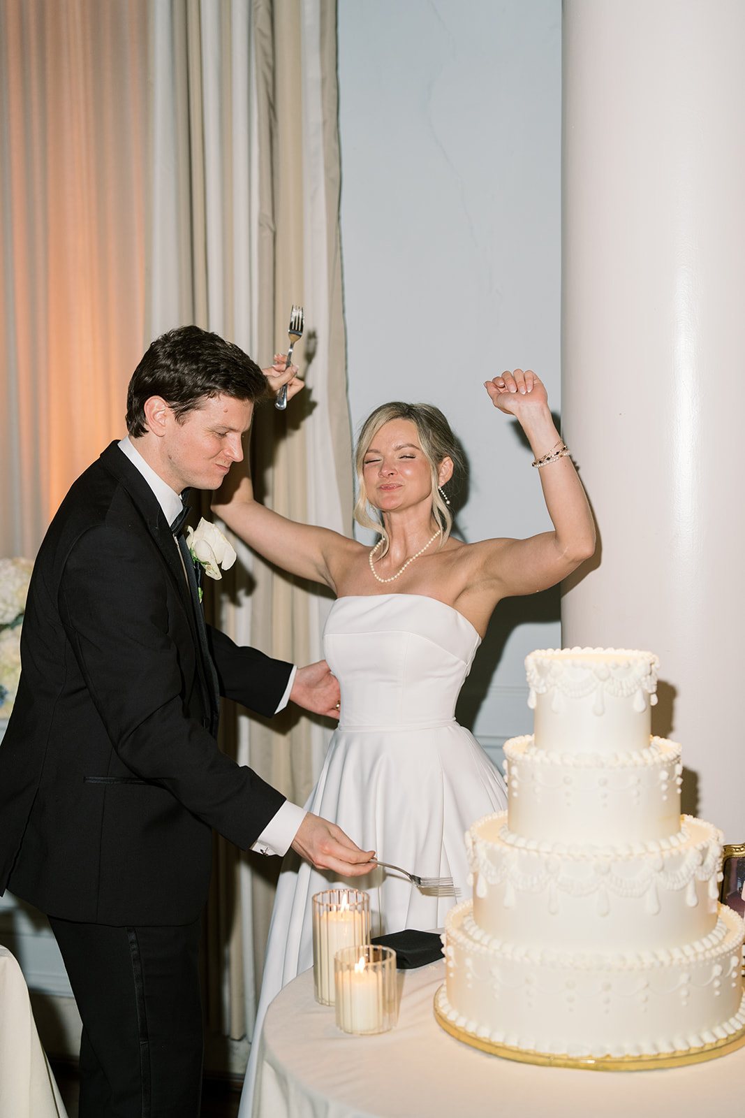 Andee & Quinn wedding at The Cincinnati Club: cake cutting.