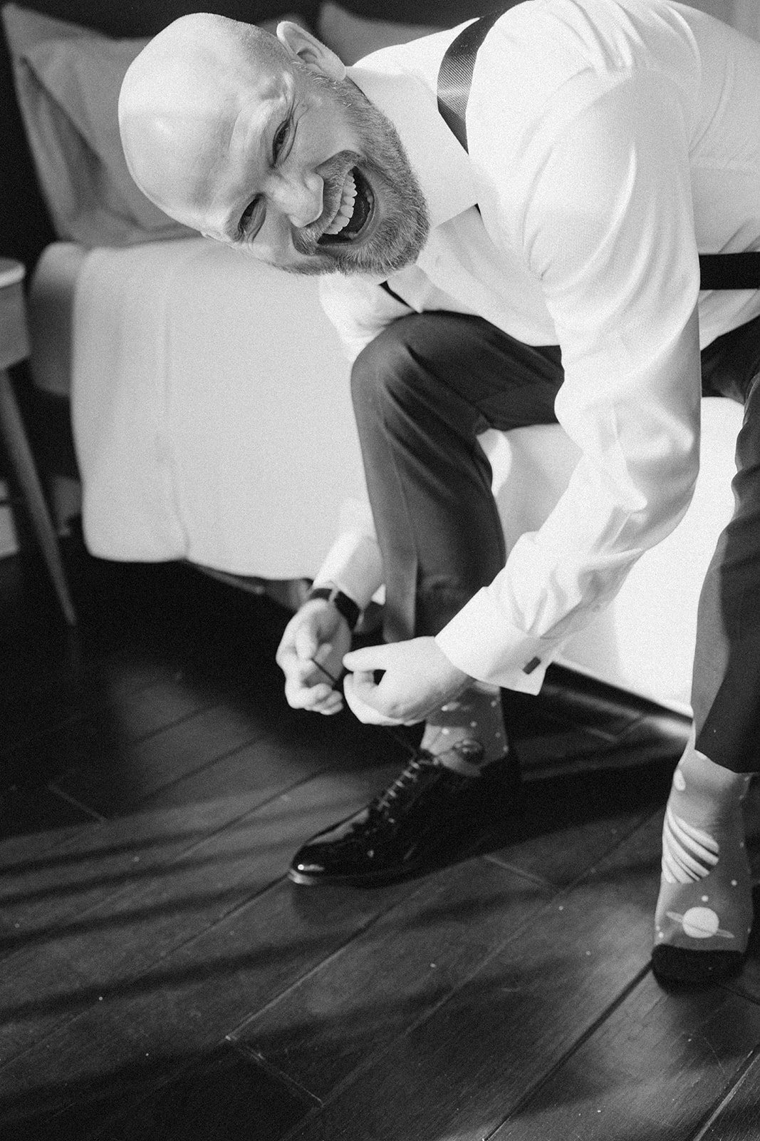 Clint and Ania wedding: groom shoes getting ready.