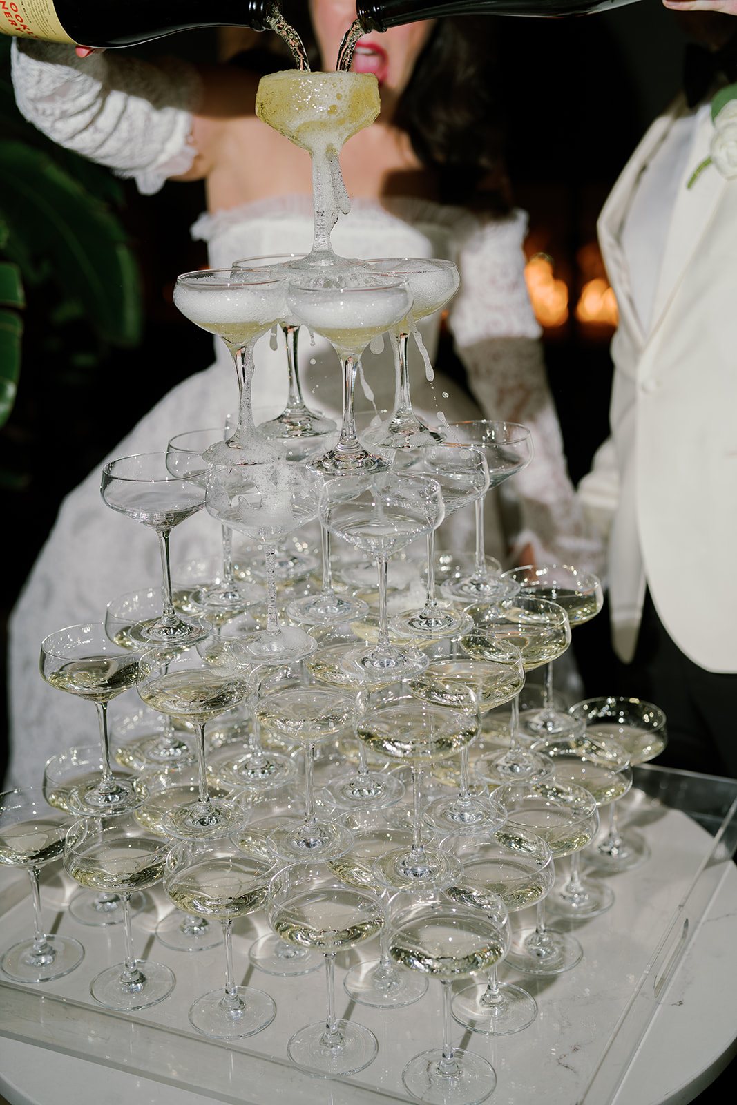 Clint and Ania wedding: champagne pour.