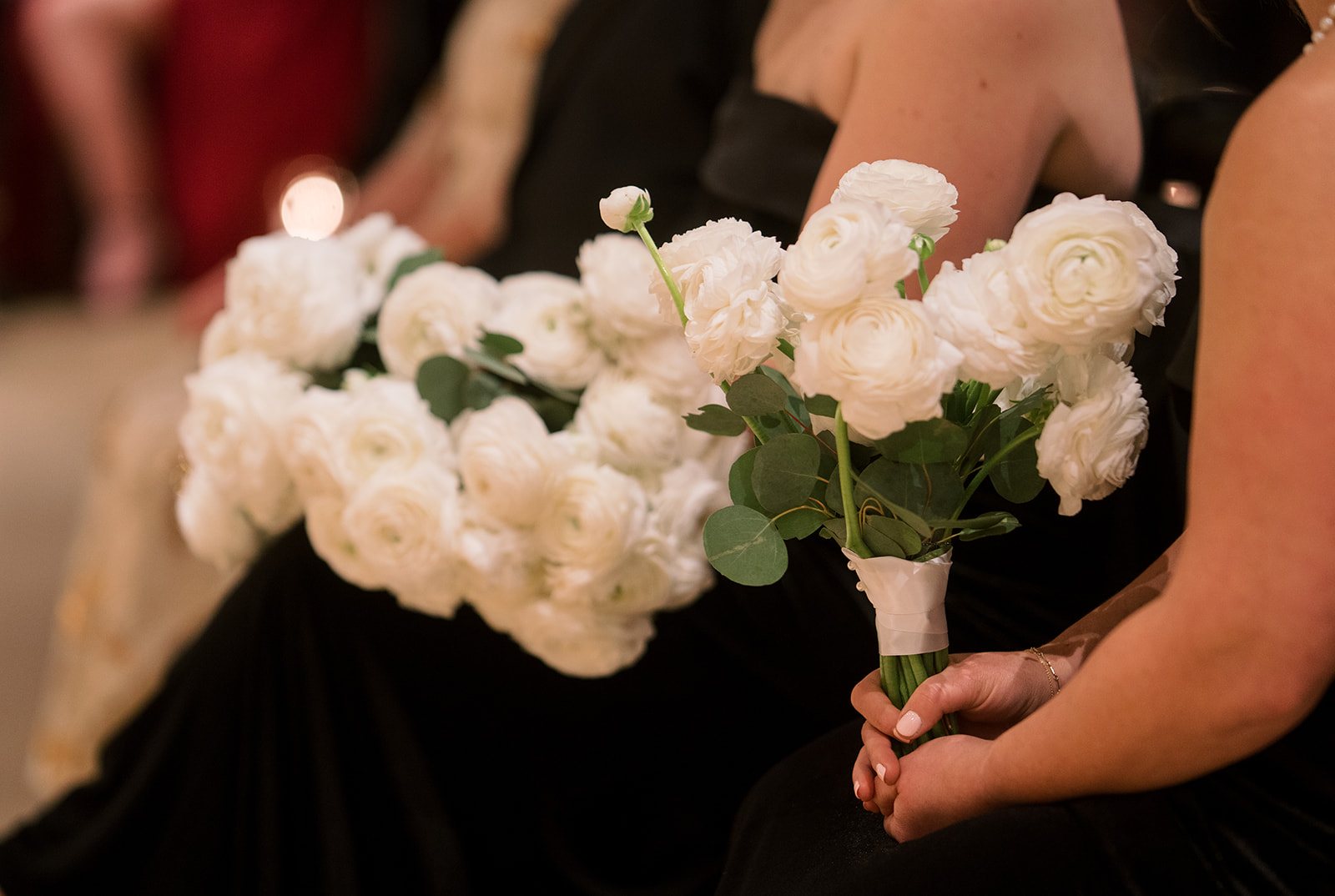 Clint and Ania wedding: white bridal bouquet.