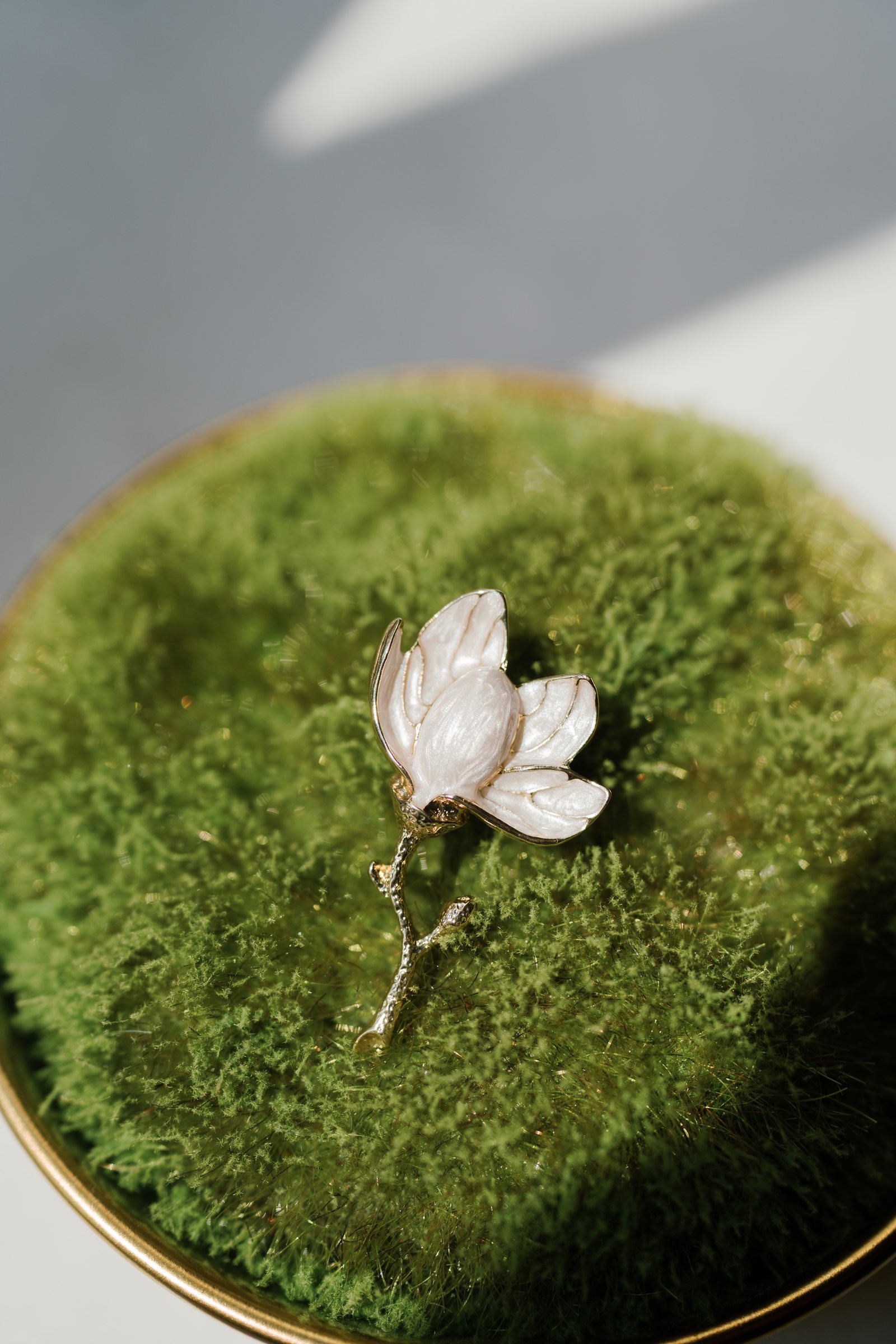 Kent and Nicolette wedding: boutonniere moss detail.