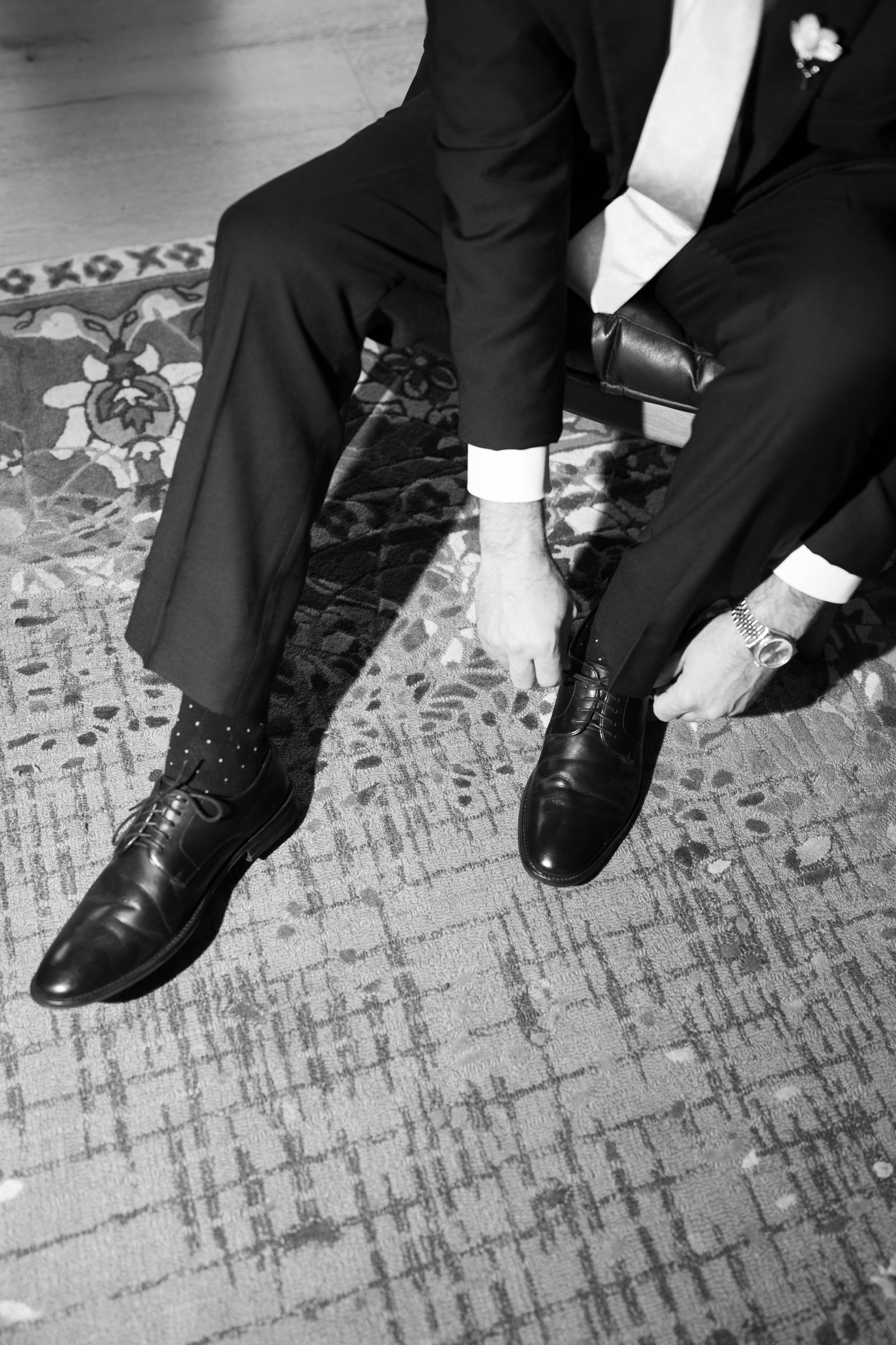 Kent and Nicolette wedding: groom shoes getting ready.