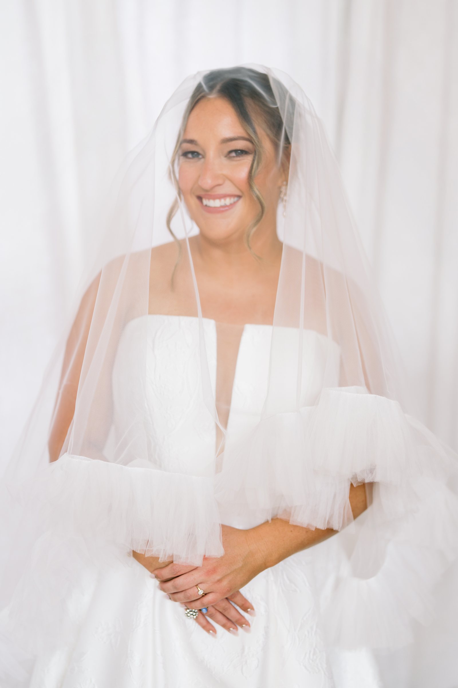 Kent and Nicolette wedding: nicolette veil bridal portrait.