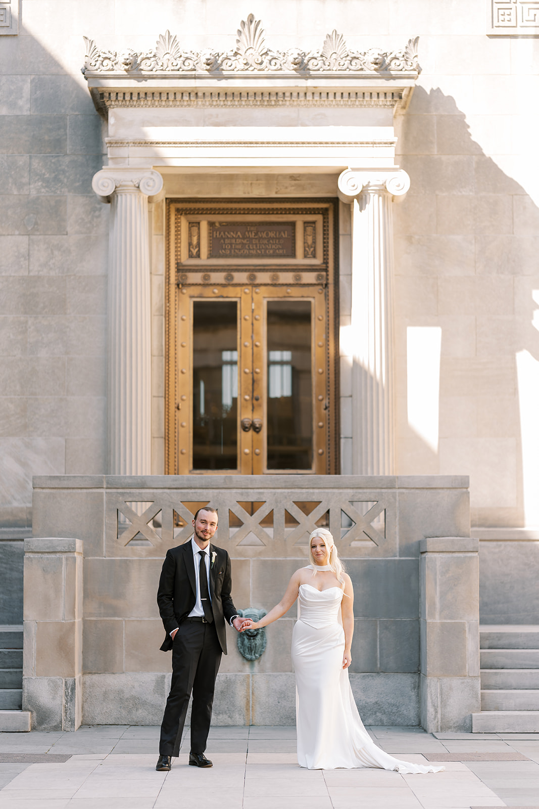Niamh and Titus outside the Cincinnati Art Museum entrance