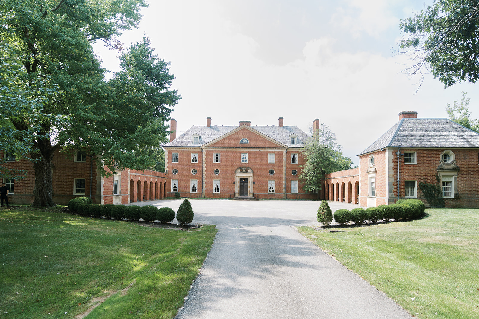 Historic estate exterior on Zach and Olivia's wedding day